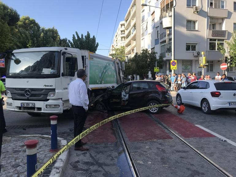 İzmir Konakta feci kazası: 2 ölü, 2 yaralı