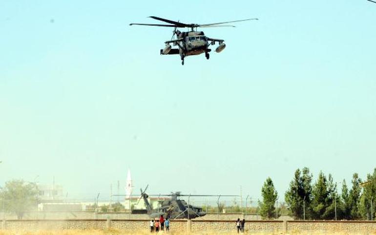 Akçakale’de askeri hareketlilik ABDye ait 2 helikopter geldi