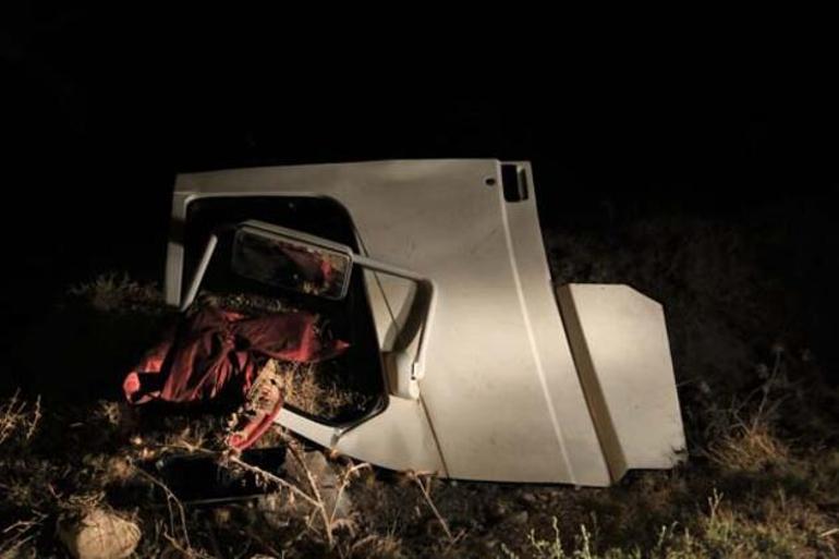 Gece yarısı feci kaza: 3 kişi hayatını kaybetti