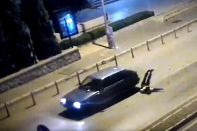 “Dur” ihtarına uymayan sürücü, polisi 400 metre arabasının kaputunda taşıdı