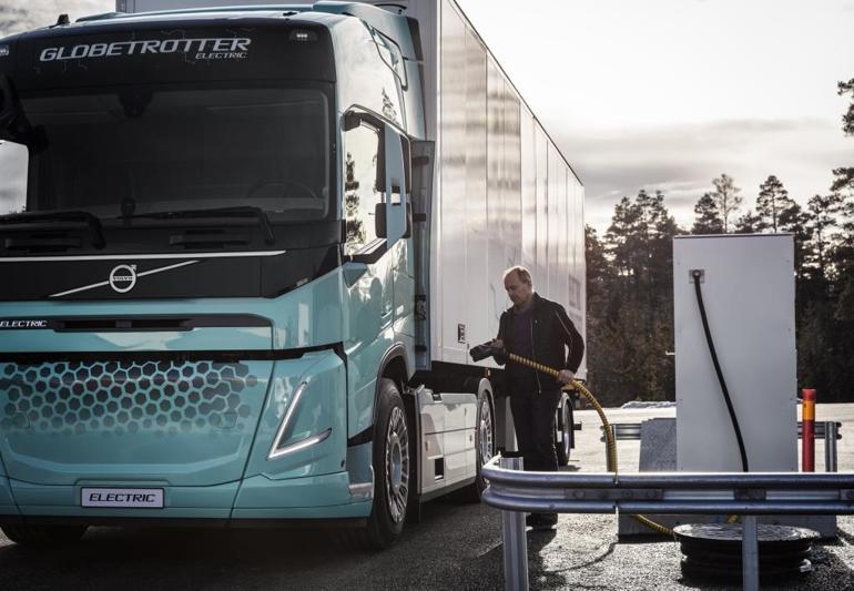 Volvo ağır kamyonada elektrik verdi