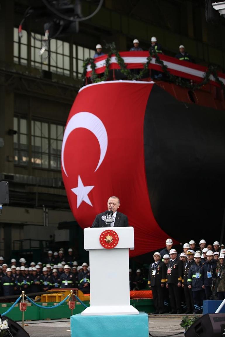 Son dakika... Cumhurbaşkanı Erdoğan Gölcükte ilk denizaltının havuza çekiminde konuştu