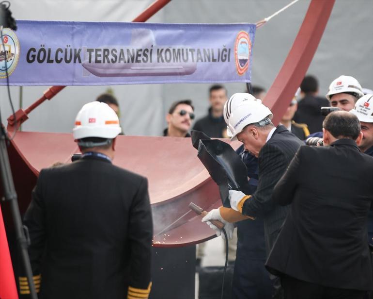 Son dakika... Cumhurbaşkanı Erdoğan Gölcükte ilk denizaltının havuza çekiminde konuştu