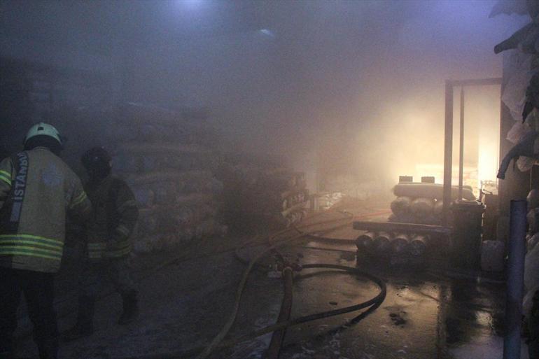 Arnavutköyde kumaş fabrikasında yangın