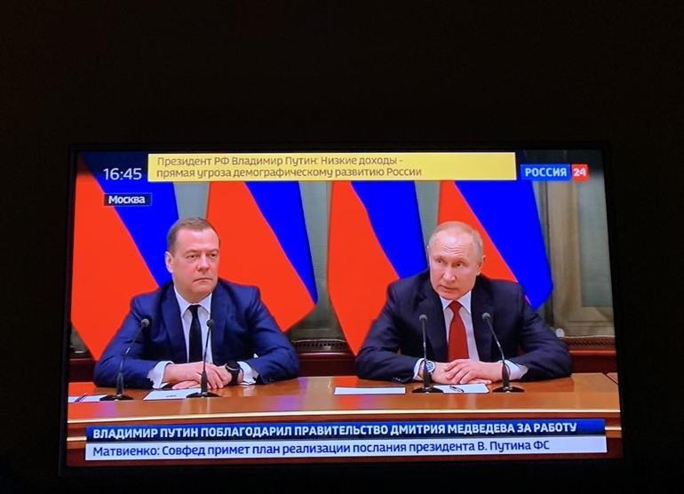 Son dakika... Başbakan Medvedev, Rusyada hükümetin istifa ettiğini duyurdu