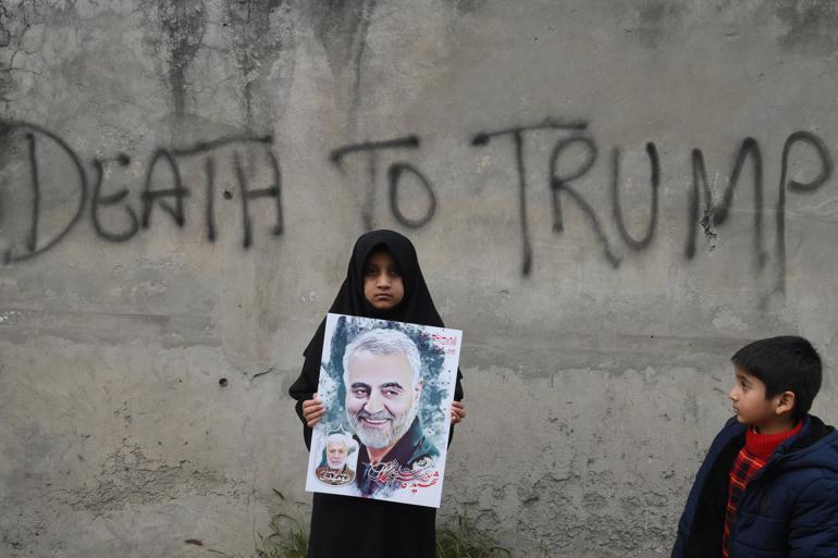 İranlı vekil: Trumpı öldürene 3 milyon dolar vereceğiz