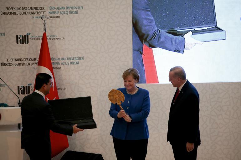 Erdoğan ve Merkel, İstanbulda açılış törenine katıldı