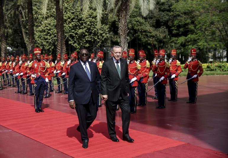 Cumhurbaşkanı Erdoğan Senegalde resmi törenle karşılandı
