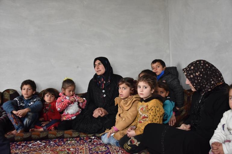 Elazığda gönülleri fetheden Suriyeli Mahmudun İdlibdeki ailesi evsiz kaldı
