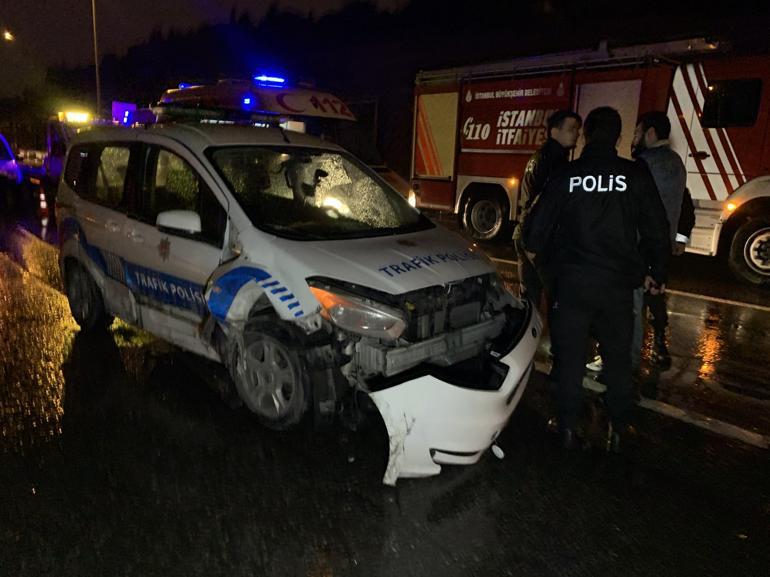 Maltepede zincirleme trafik kazası: 2si polis 4 yaralı