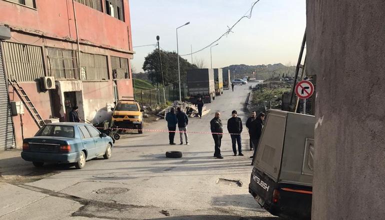 İstanbulda ilginç olay... Kendilerine ait olduğunu iddia ederek yolu trafiğe kapattılar