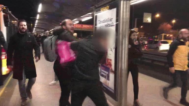 Metrobüste taciz iddiasına dayaklı tepki