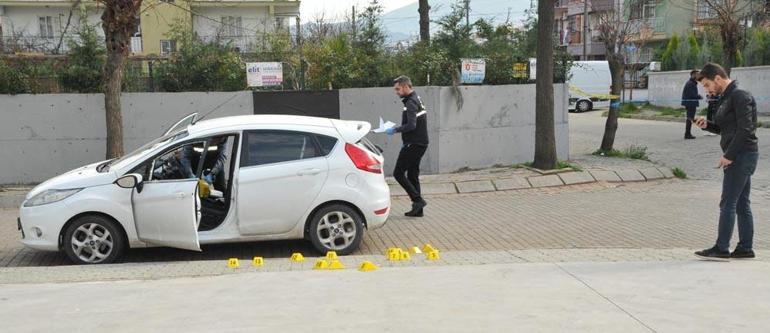 Polis memuru, sevgilisi ve annesine kurşun yağdırdı