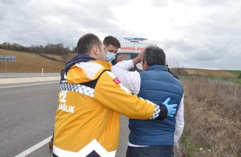 Tekerliği patlayan taksi tarlaya uçtu