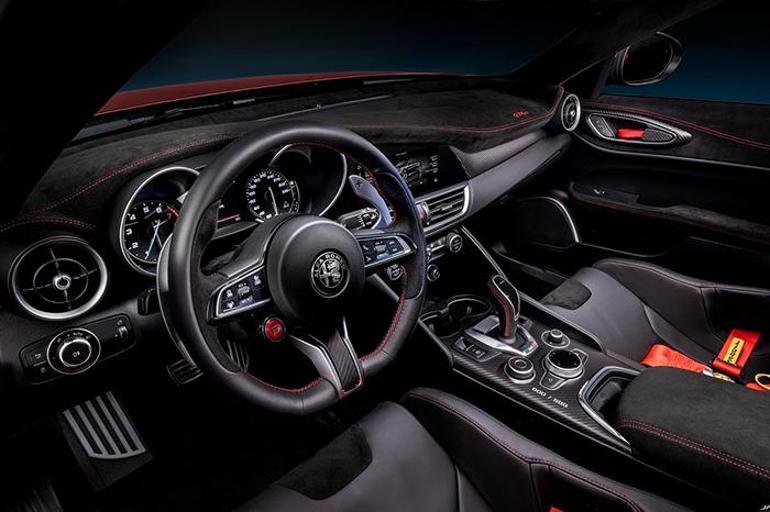 Alfadan 540 beygirlik Giulia GTA sürprizi