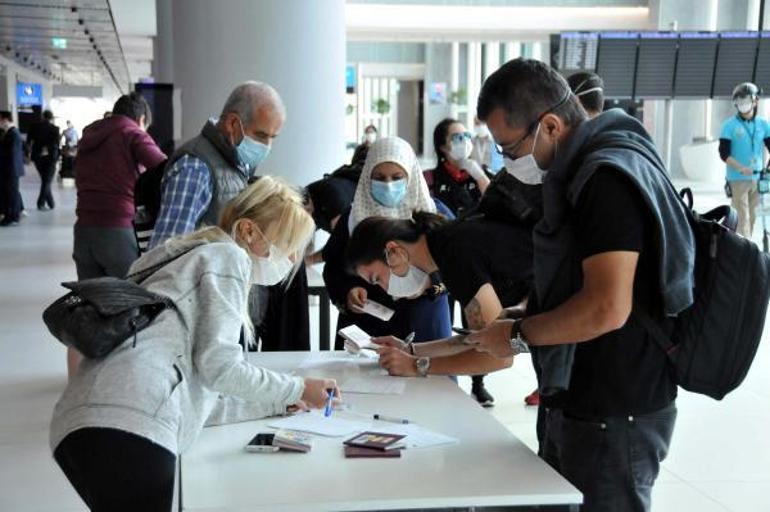 Los Angeleste bulunan 332 Türk vatandaşı tahliye uçağıyla İstanbulda
