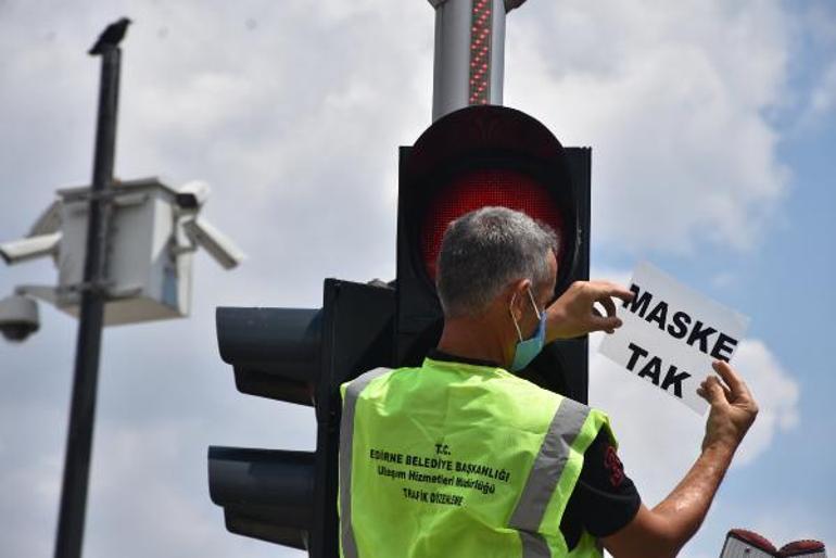 Trafiğe kapalı caddelere maskesiz giriş yasaklandı