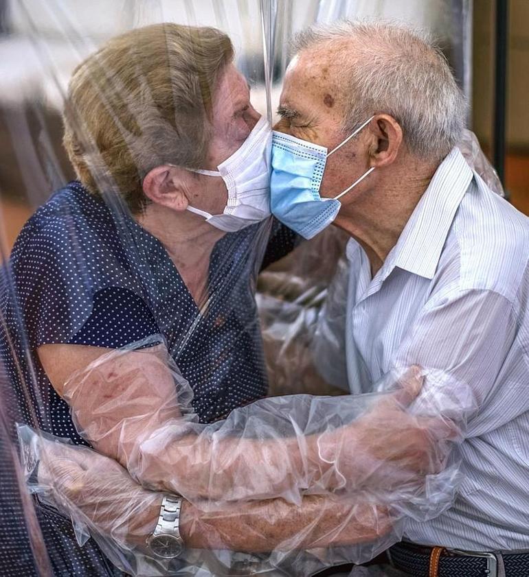 Son dakika: Koronavirüsün ayırdığı yaşlı çift 102 gün sonra kavuştu