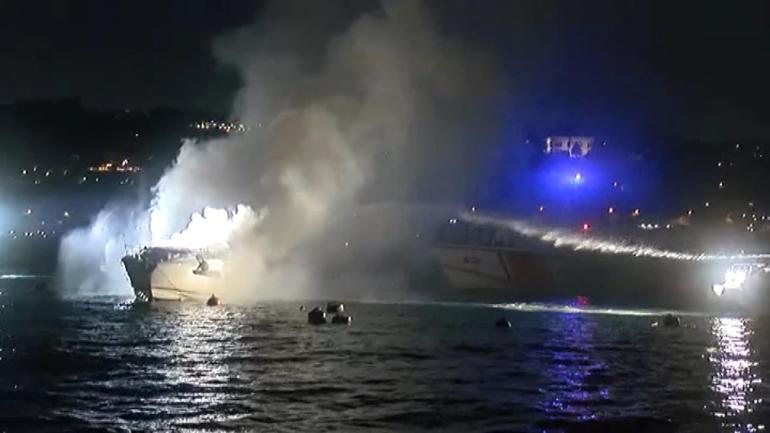 Son dakika haberi... İstanbulda teknede yangın | Video