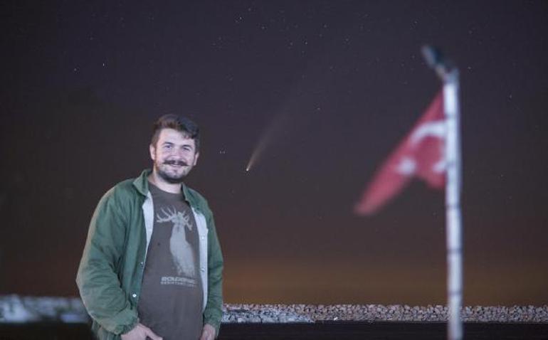 Son dakika... Neowise kuyruklu yıldızı, Türk bayrağı ile aynı karede fotoğraflandı