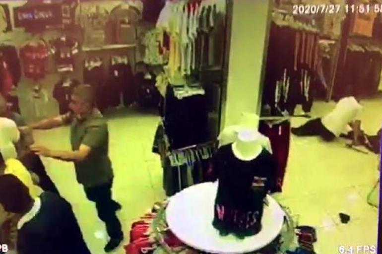 Son dakika... Maske uyarısı yapan mağaza müdürüne tekme- tokat saldırı