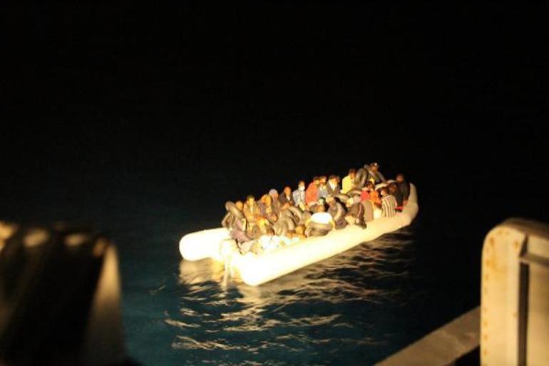 Son dakika... MSB: Midilli Adası yakınında 26 düzensiz göçmen kurtarıldı