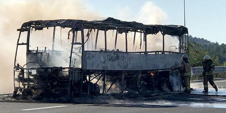 Son dakika... İstanbulda yolcu otobüsünde yangın | Video