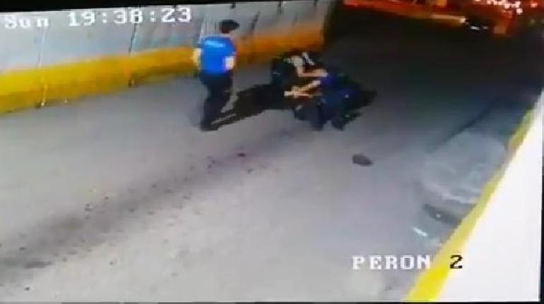 Son dakika... Kavga eden polis ve bekçi görevlerinden uzaklaştırıldı | Video