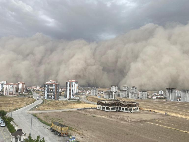 Son dakika... Ankarada kum fırtınası: Polatlıyı devasa toz bulutu kapladı | Video