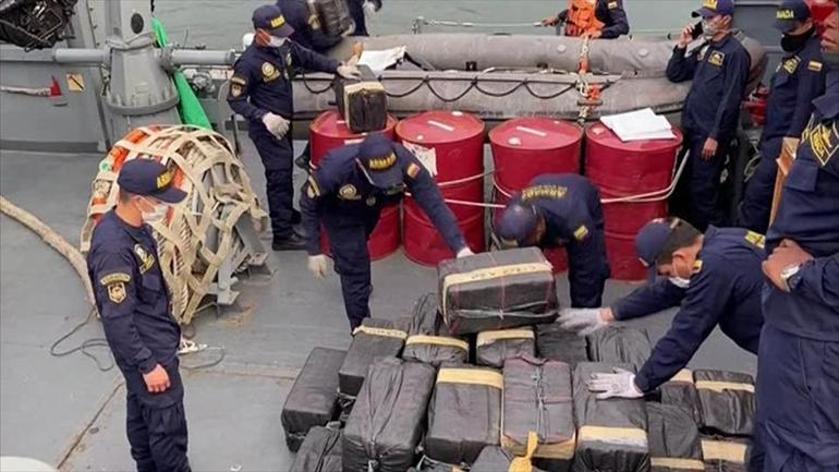 Denizaltında 2 ton kokain bulundu	| Video
