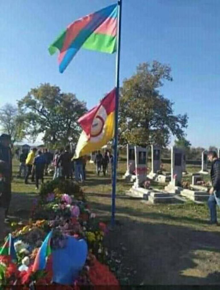 Azerbaycanlı şehidin mezarına Galatasaray bayrağı dikildi