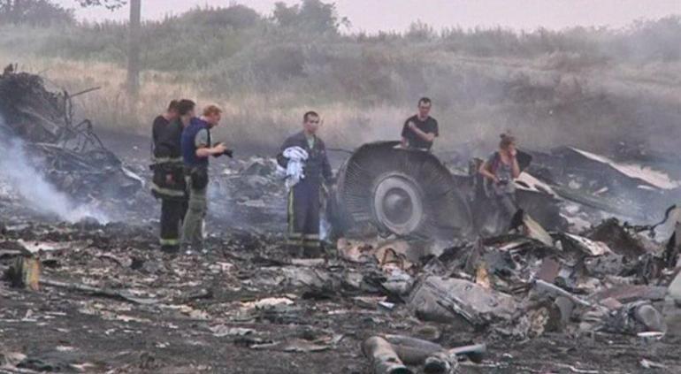 239 kişiyi taşıyan uçak lazer silahıyla mı vuruldu