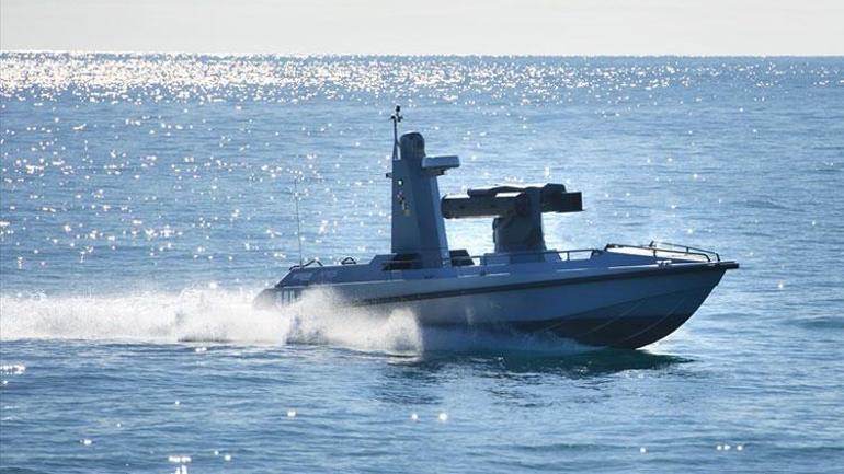 Türkiyenin ilk silahlı deniz aracı ULAQ suya indirildi