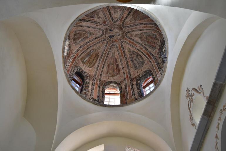 Molla Gürani Camiindeki restorasyonda 700 yıllık mozaikler ortaya çıktı