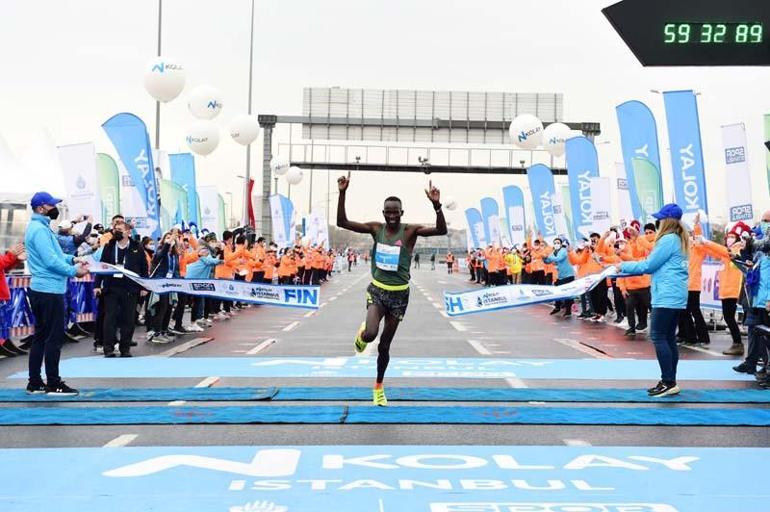Son dakika... İstanbul Yarı Maratonunda dünya rekoru kırıldı