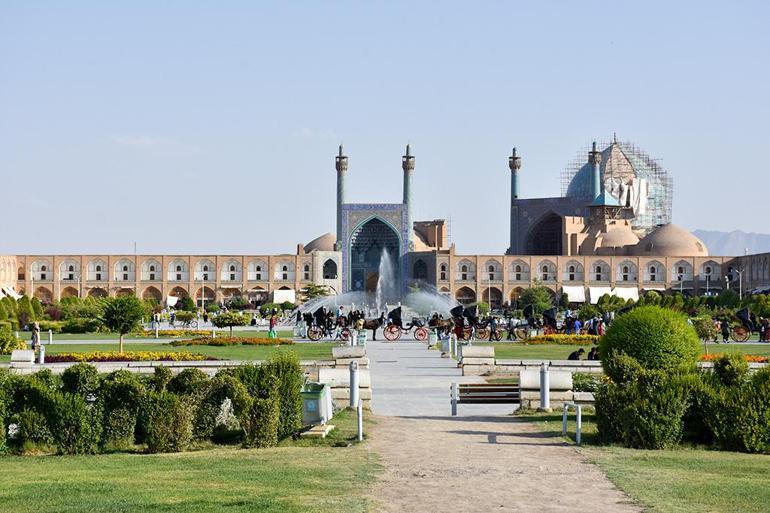 İsfahan Nerede, Nasıl Gidilir İsfahan Gezilecek Yerler Nelerdir Yapılacaklar Listesi...