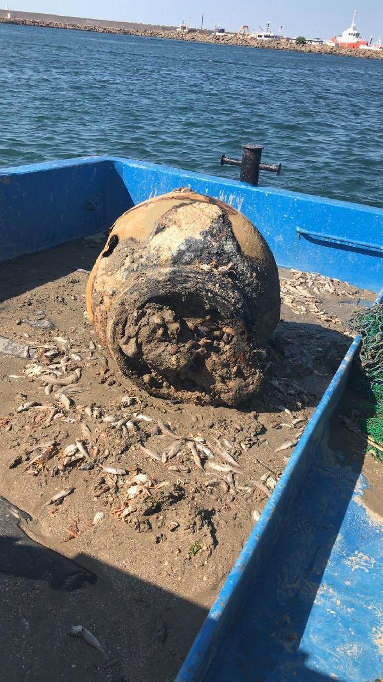 İstanbul Boğazında balıkçı ağına mayın takıldı