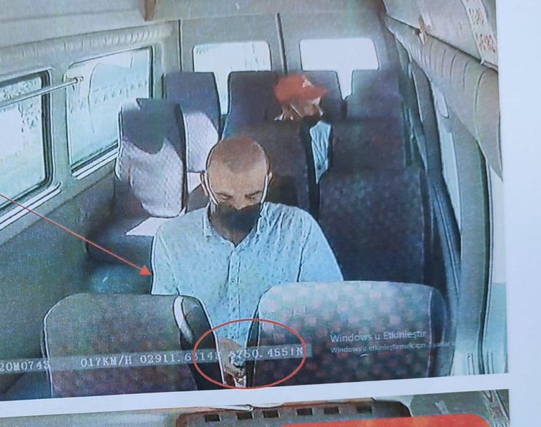 ÖZEL HABER: Maaş günleri minibüse biniyor… Yaşlıların kabusu hırsız kameraya yakalandı