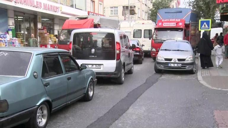 Küçükçekmecede trafik çilesi isyan ettirdi