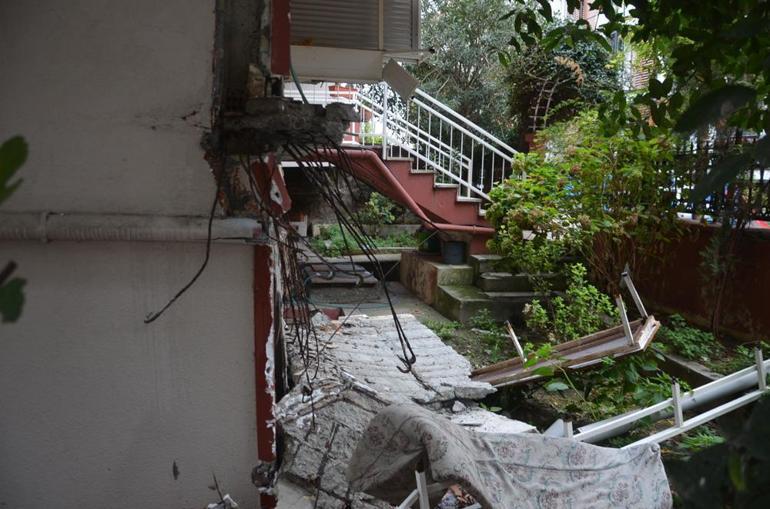 Avcılarda yine balkon çöktü; bina mühürlendi