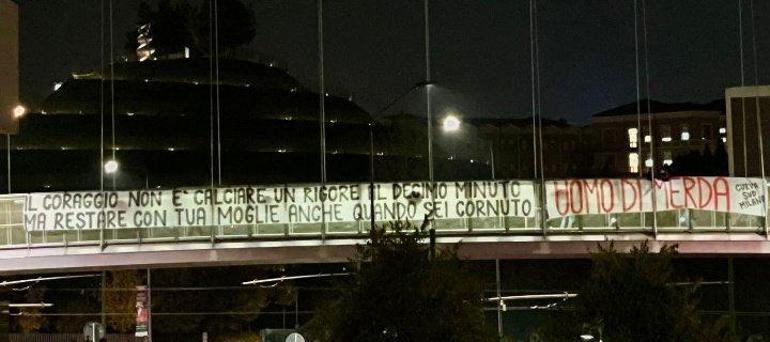 Milan taraftarından Hakan Çalhanoğlu için tepki çeken pankart