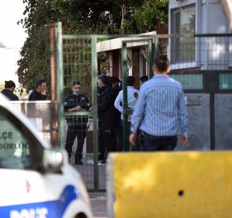 Emekli polis, kaybettiği cüzdanı için gittiği polis merkezinde havaya ateş açtı