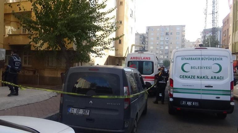 Diyarbakırda baba dehşeti: 1 ölü, 2 yaralı