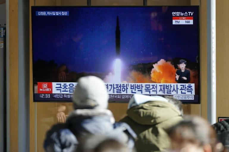 Kuzey Kore füze denemesini doğruladı... Kim bizzat izledi