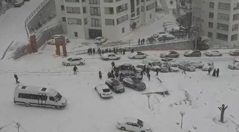 Yoğun kar yağışı nedeniyle 52 ilde okullar tatil edildi