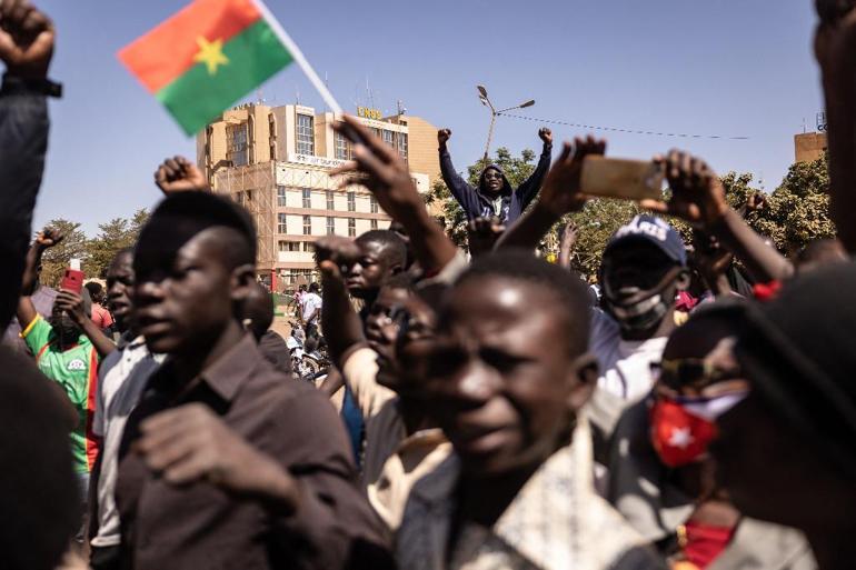 Afrika Birliği, Burkina Faso’nun üyeliğini askıya aldı