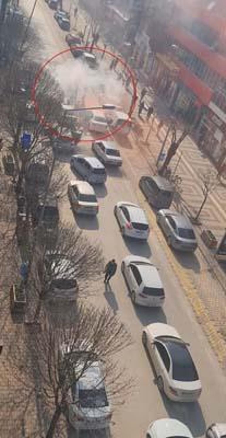Asker uğurlamasında yolu kapatıp, meşalelerle çiftetelli oynadılar