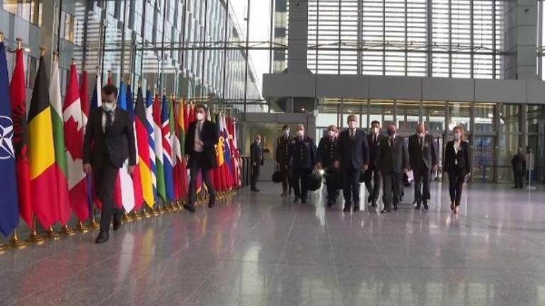 Bakan Akar, Brüksel’deki NATO Karargahı’na geldi