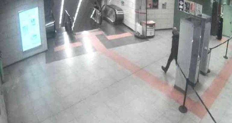 Metrodaki bıçaklı saldırgandan pes dedirten savunma