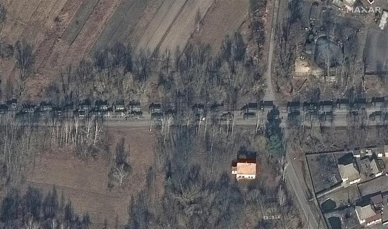 Rus ordusuna ait 5 kmlik konvoy uzaydan görüntülendi...